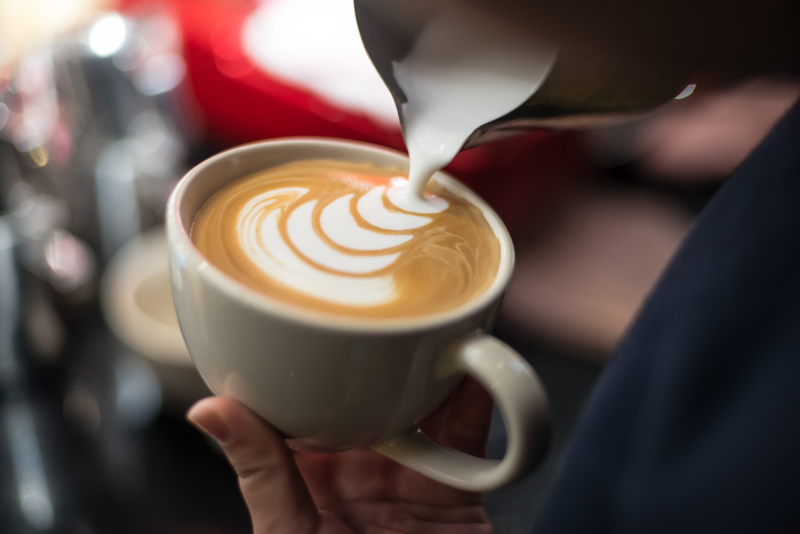 Cat costa sa deschizi o cafenea